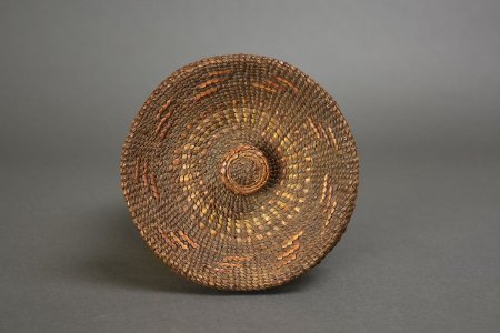 Cedar basket top of lid