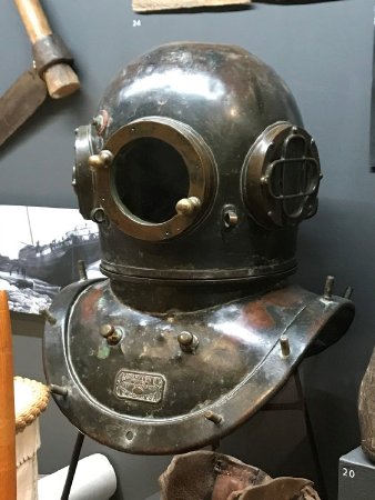 Helmet, Diver's                         