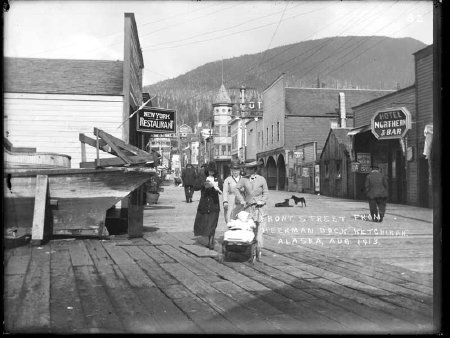 Ladies on Front Street, 1913