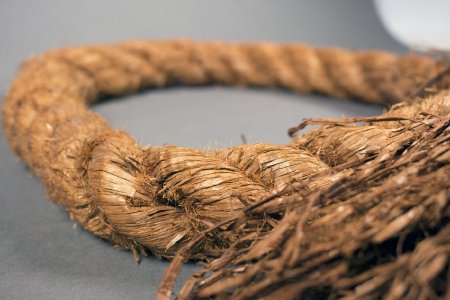 Chief Son-I-Hat's cedarbark neckring  - closeup