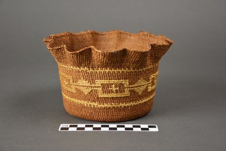 Fluted edge basket - side