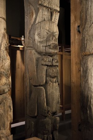 Memorial totem pole - beaver detail