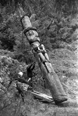 Totem pole retrieval, 1970