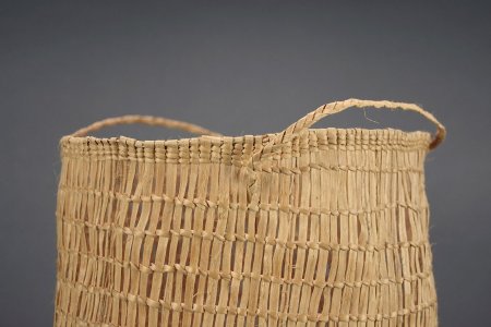 Seaweed basket detail