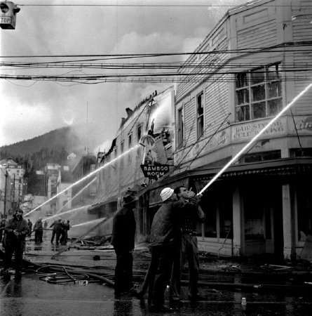 Red Men's Hall / Coliseum Theatre fire