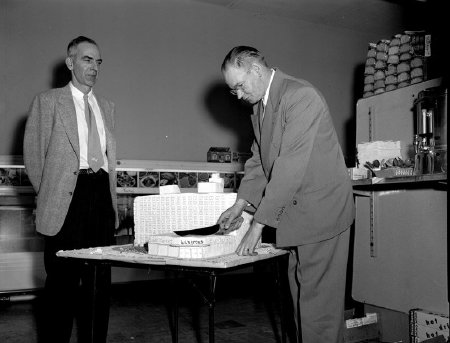 Wingren Supermarket Grand Opening, 1954