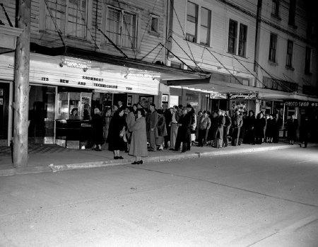 Revilla Theatre, 1952